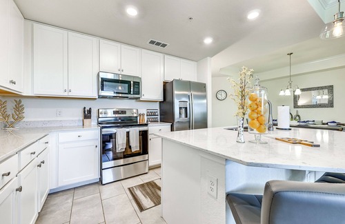 Lakewood Ranch Condominio | Screened Balcony w/Pond Views: Bradenton Condo!