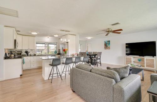 Caloosahatchee Casa | Screened Lanai and Pool Remodeled Cape Coral Home!