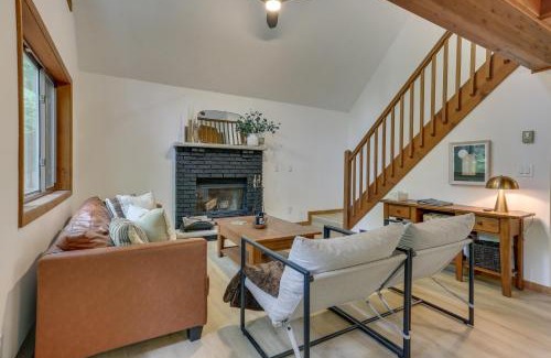 Hamlin Casa | Screened Porch and Grill Lake Ariel Vacation Rental