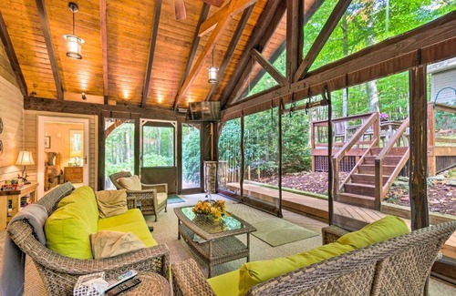 Beech Mountain Casa | Screened Porch and 3 Decks Beech Mountain Cabin