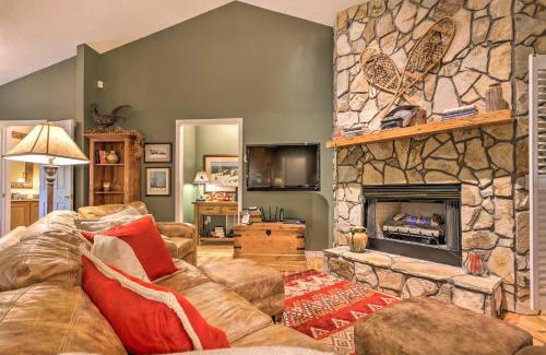 Beech Mountain Casa | Screened Porch and 3 Decks Beech Mountain Cabin