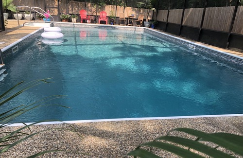 Hattiesburg Casa | Screened, Private Pool in Quiet Midtown Family Neighborhood