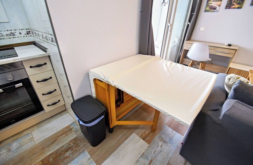 San Martín de Valdeiglesias Apartamento | Serene Lakeview Retreat