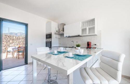 Franculacciu Apartamento | [SEA 10MIN] Modern house with pool in the hills