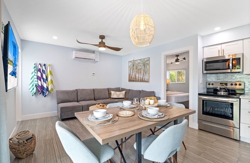 Siesta Key Village Casa | Sea Angel | Pet Friendly, Located in Siesta Key Village, Steps to Siesta Key Beach!