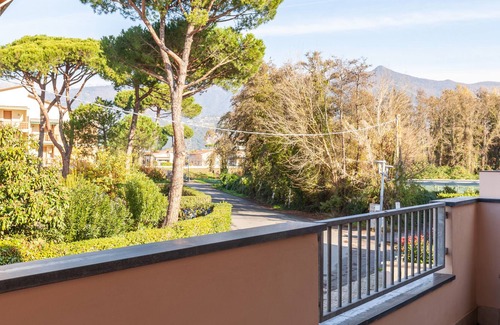 Cinquale Apartamento | "Appartamento Mare" con vistas a la montaña, terraza y Wi-Fi