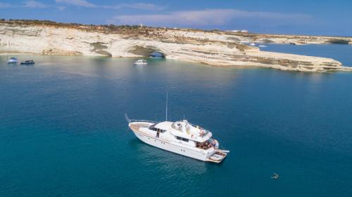 Madliena Alquiler De Eote | Sea BaronIV "BedsonBoat"