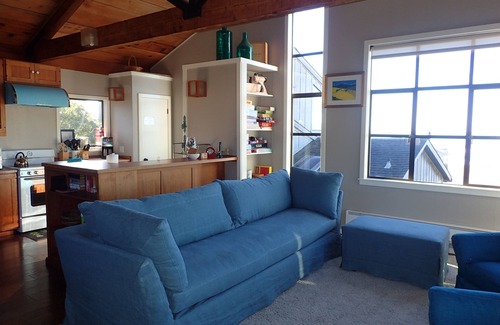 Stinson Beach Casa | Mar Azul: 2do de la playa, 2 dormitorios principales y 3 balcones!