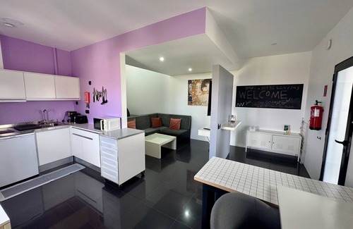 Porto da Cruz Apartamento | Sea Breeze Studios - Purple