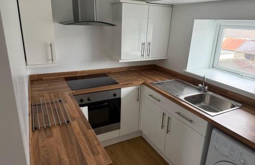 Castle Casa | Sea Breeze 1-Bed Retreat with Parking