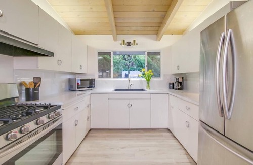 Bay Park Casa | Sea Breeze and Sunsets - Close to all - inquire about specials - Split Air cond