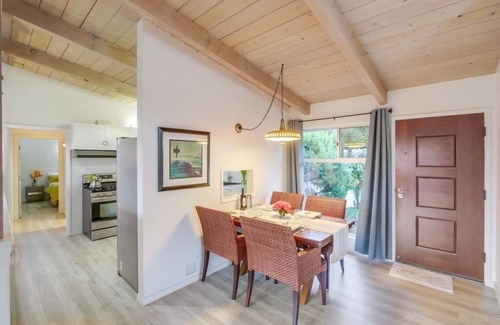 Bay Park Casa | Sea Breeze and Sunsets - Close to all - inquire about specials - Split Air cond