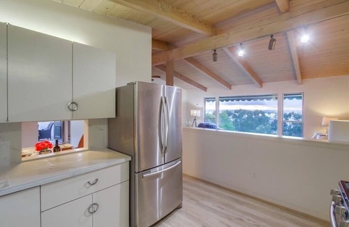 Bay Park Casa | Sea Breeze and Sunsets - Close to all - inquire about specials - Split Air cond