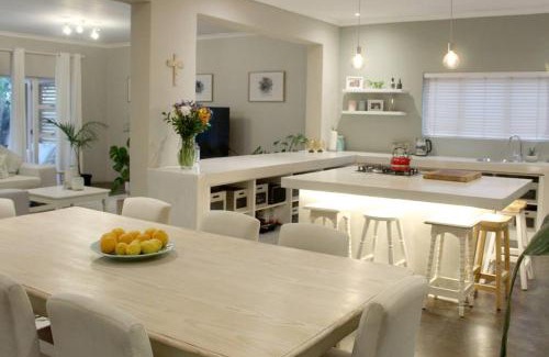 Melkbosstrand Casa | Sea Breeze Beach Home in Melkbosstrand, Cape Town