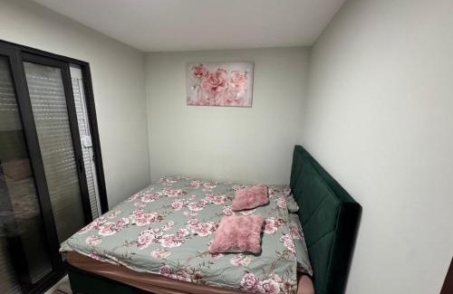 Velji Vinogradi Apartamento | Sea Breeze Budva