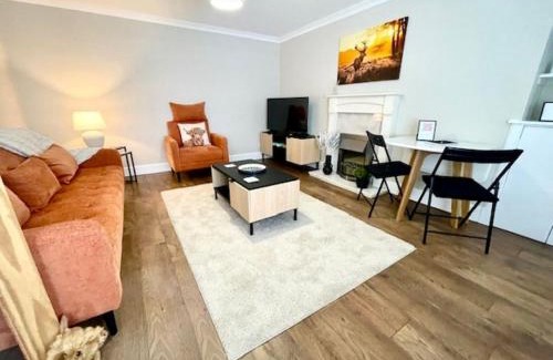 Nairn Apartamento | Sea Breeze Cottage short walk to the beach, Nairn