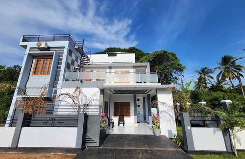 Nilaveli Villa | Sea Breeze Nilaveli Beach Villa