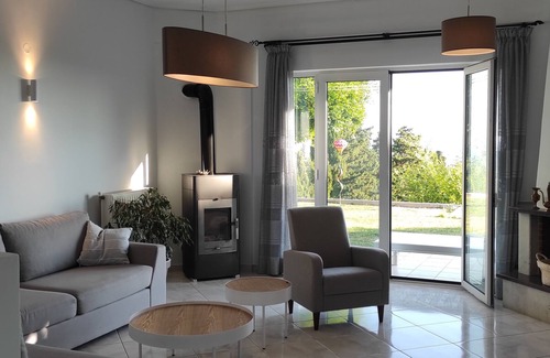 Xiro Chorio Villa | Sea Breeze Villa con impresionantes vistas al mar cerca de la ciudad de Rethymno y la playa