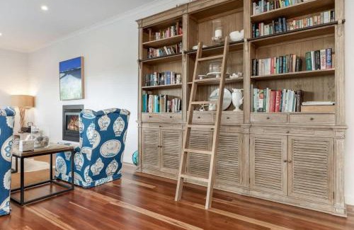 Vincentia Casa | Sea Breeze - walking distance to Orion Beach