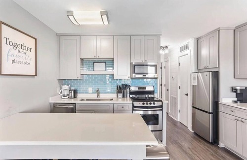 Charleston County Condominio | Sea Cabin 208 | 1 Bedroom Oceanfront Condo | Pool | Just Renovated