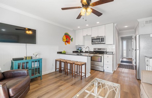 Charleston County Condominio | Sea Cabin on IOP, ocean view, beach, pool access