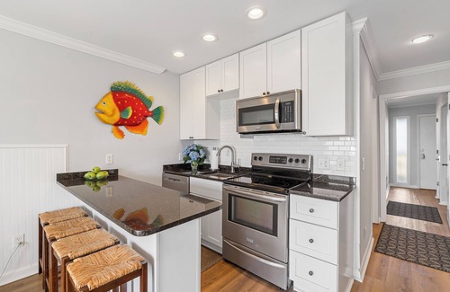 Charleston County Condominio | Sea Cabin on IOP, ocean view, beach, pool access