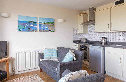 Burgh Island Cabaña | SEA CAMPION, pet friendly, character holiday cottage in Thurlestone