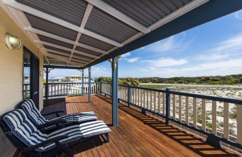 Ledge Point Casa | Sea Change - Spacious Family Holiday Accommodation Pet friendly