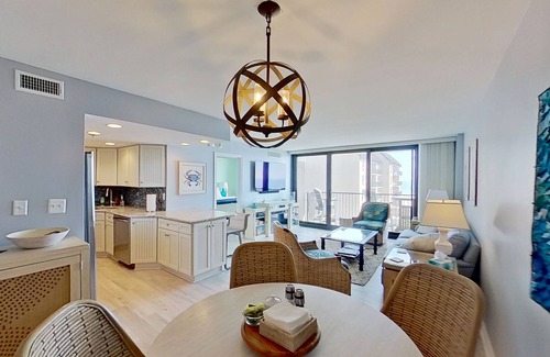 Bethany Beach Condominio | Sea Colony 8th floor condo with pools, tennis/pickle ball courts, fitness center