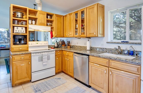 Yachats Casa | Sea Enchantment - Ocean View, Easy Beach Access