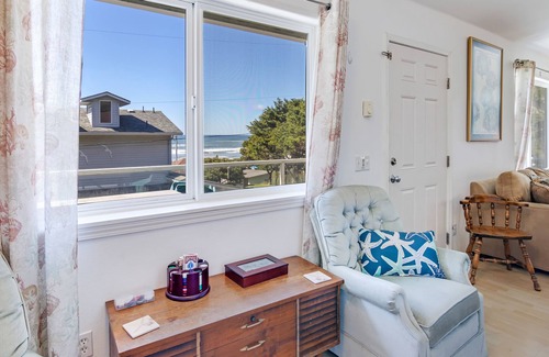 Yachats Casa | Sea Enchantment - Ocean View, Easy Beach Access