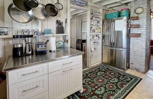 Wells Beach Cabaña | Sea Esta - 4 Bedroom cottage with best spot in Wells Beach