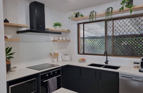 Moffat Beach Casa | Sea Esta @ Moffat Beachside, Pet friendly, quiet street, adjacent to park.
