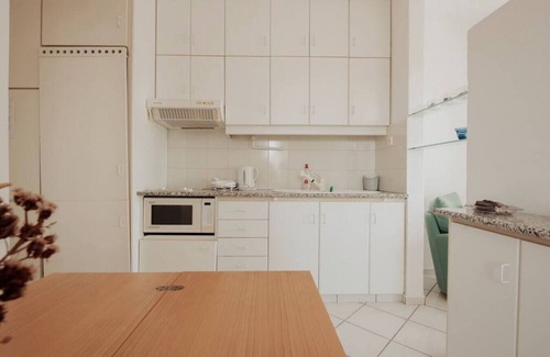Lavreotiki Apartamento | Sea-Front House with private beach, Sounio