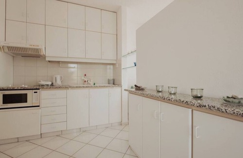 Lavreotiki Apartamento | Sea-Front House with private beach, Sounio