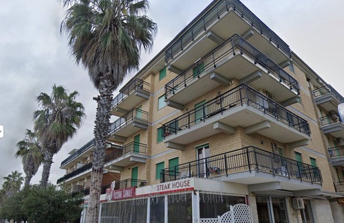 Porto d'Ascoli Apartamento | Sea Front Apartment