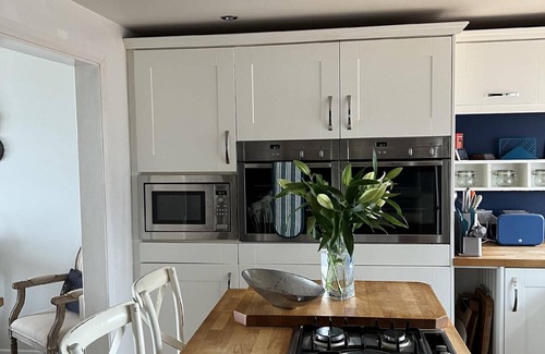 Peacehaven Cabaña | Sea Facing 2BD Terraced Home - Peacehaven