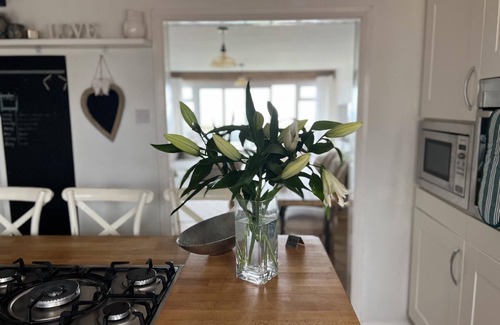 Peacehaven Cabaña | Sea Facing 2BD Terraced Home - Peacehaven