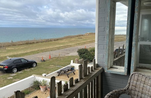 Peacehaven Cabaña | Sea Facing 2BD Terraced Home - Peacehaven
