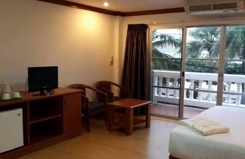 Na Chom Thian Hotel | Sea Falcon Hotel