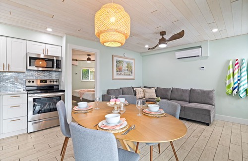 Siesta Key Village Casa | Sea Foam | Pet Friendly, Located in Siesta Key Village, Steps to Siesta Key Beach!