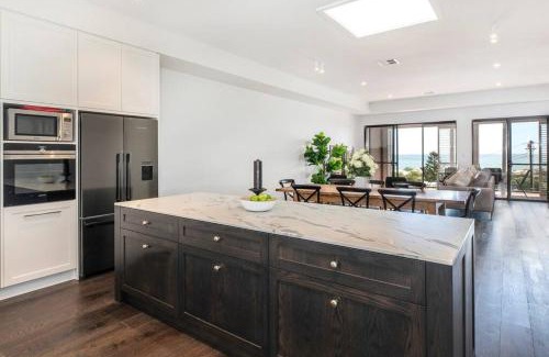 Semaphore Casa | SEA FOR MILES at Semaphore to relax & unwind