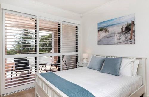 Semaphore Casa | SEA FOR MILES at Semaphore to relax & unwind