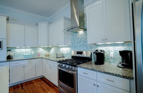 Lakeside at Blue Mountain Beach Casa | Sea Garden Cottage, short walk to public beach access with bathrooms and parking