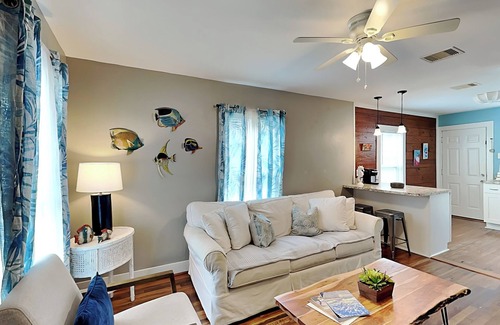 Galveston Cabaña | Sea Gem Citrine