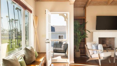 Balboa Peninsula Casa | Sea Glass by AvantStay 5BR Unique Beach House on Balboa Peninsula w Patio
