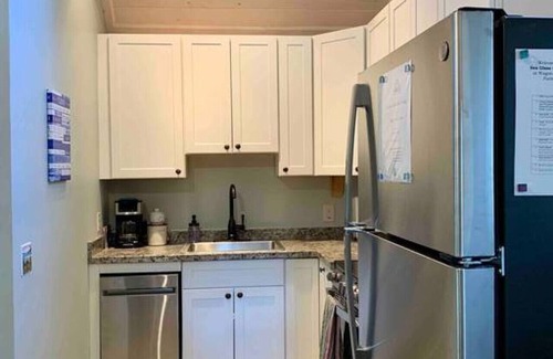 Bar Harbor Cabaña | Sea Glass Cottage- New, Peaceful, Path to Beach