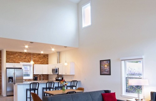 Watkins Glen Casa | Vidrio del mar Alquiler de vacaciones - pie de las atracciones en Watkins Glen