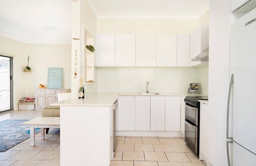 Woonona Casa | Sea Glass @ Woonona Beach - family holiday home