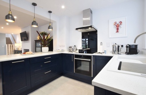Walberswick Cabaña | SEA GREEN COTTAGE, WALBERSWICK, pet friendly in Walberswick